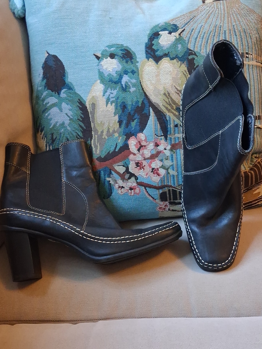 BLACK LEATHER ANKLE Boots